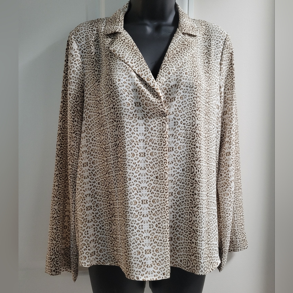 Trending  Animal Print Womens Blouse Size XS
